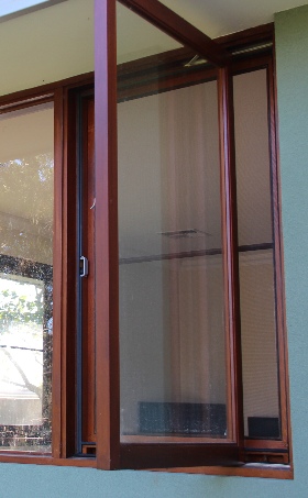 Casement window with "easy clean" design