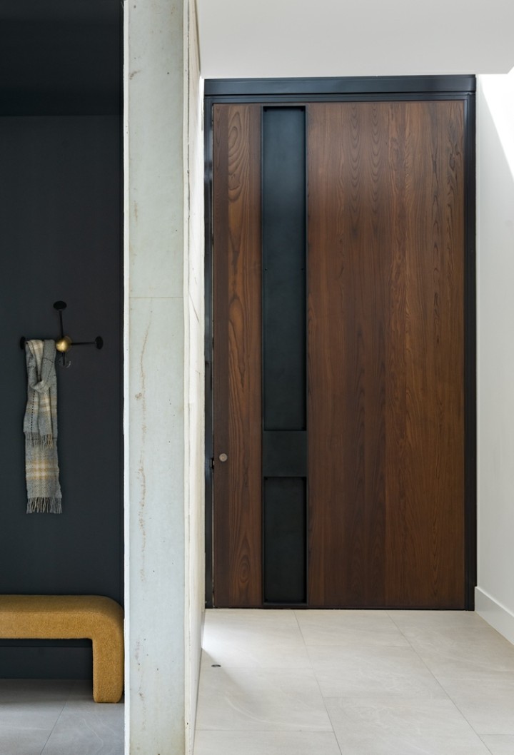 Vaucluse door metal handle Cedar West