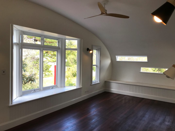 Bay window awning Cedar West 1
