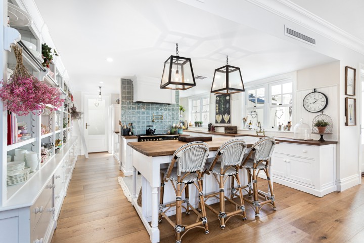 Double hung windows kitchen glazing bars Cedar West