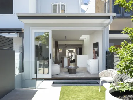 2020352902 11 1 251017 024900-w3000-h2250