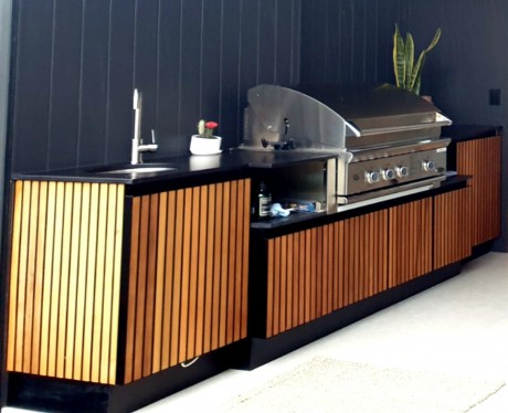 c Barbeque with Squarestyle lining Cedar West