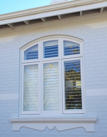 Casement window curved Cedar West